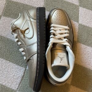 NEW Nike Air Jordan 1 Low SE women's shoe in "Metallic Zinc"